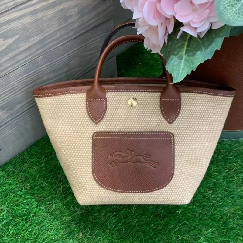 Geantă din paie pentru umăr, formă orizontală pătrată, închidere magnetică, buzunar pentru telefon și ID, căptușeală poliester — Primăvara 2025