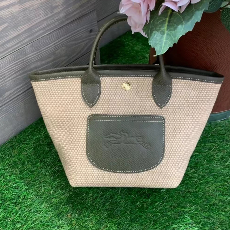 Geantă din paie pentru umăr, formă orizontală pătrată, închidere magnetică, buzunar pentru telefon și ID, căptușeală poliester — Primăvara 2025