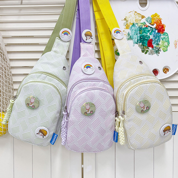 Geantă crossbody pentru fete, stil japonez, design pătrat proaspăt, geantă chest sport-casual, personalizabilă; Material: Nylon; Căptușeală: poliester; Închidere: fermoar; Formă: pătrat vertical; Bretea: una singură