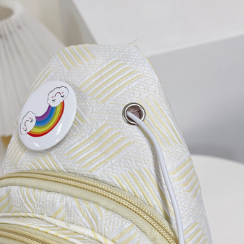 Geantă crossbody pentru fete, stil japonez, design pătrat proaspăt, geantă chest sport-casual, personalizabilă; Material: Nylon; Căptușeală: poliester; Închidere: fermoar; Formă: pătrat vertical; Bretea: una singură