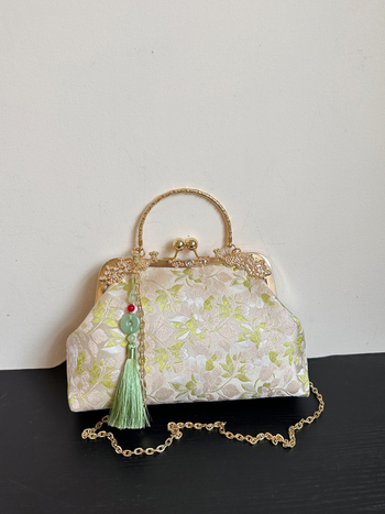 Tuoxian geantă brodată cu formă de scoică, material Oxford, închidere magnetică, compartimente interioare pentru telefon și card de identificare