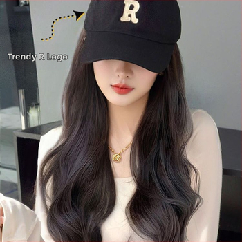 Kalapos paróka nőknek — hosszú göndör haj, természetes hatás, fehérje selyem anyag, frufru nélkül, sapkával integrált paróka, nem festhető és nem dauerolható, minden bőrtónushoz illeszkedik