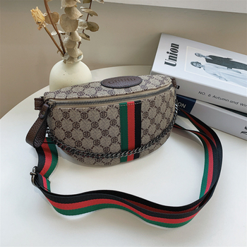 Geantă de umăr cu lanț – PU piele, căptușeală poliester, închidere cu fermoar, buzunar interior cu fermoar, structură moale