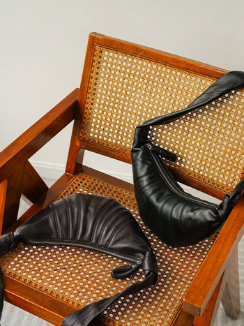 Geantă Dumpling din piele naturală, textură de piele de oaie, stil street, fermoar, căptușeală din pânză