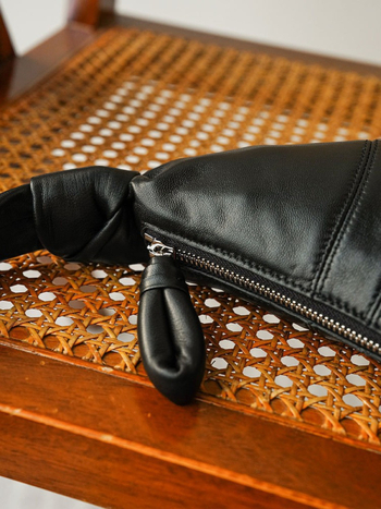 Geantă Dumpling din piele naturală, textură de piele de oaie, stil street, fermoar, căptușeală din pânză