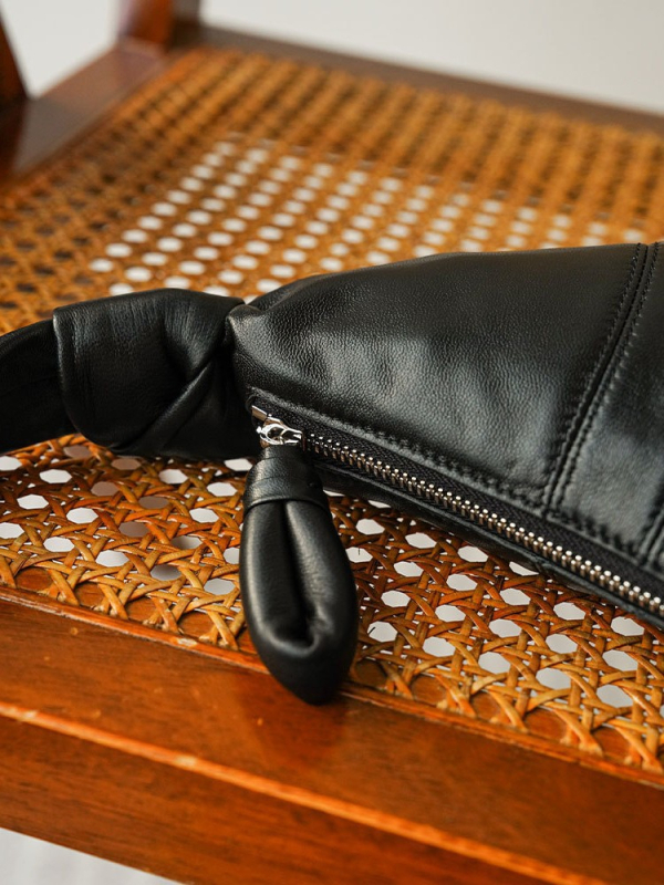 Geantă Dumpling din piele naturală, textură de piele de oaie, stil street, fermoar, căptușeală din pânză