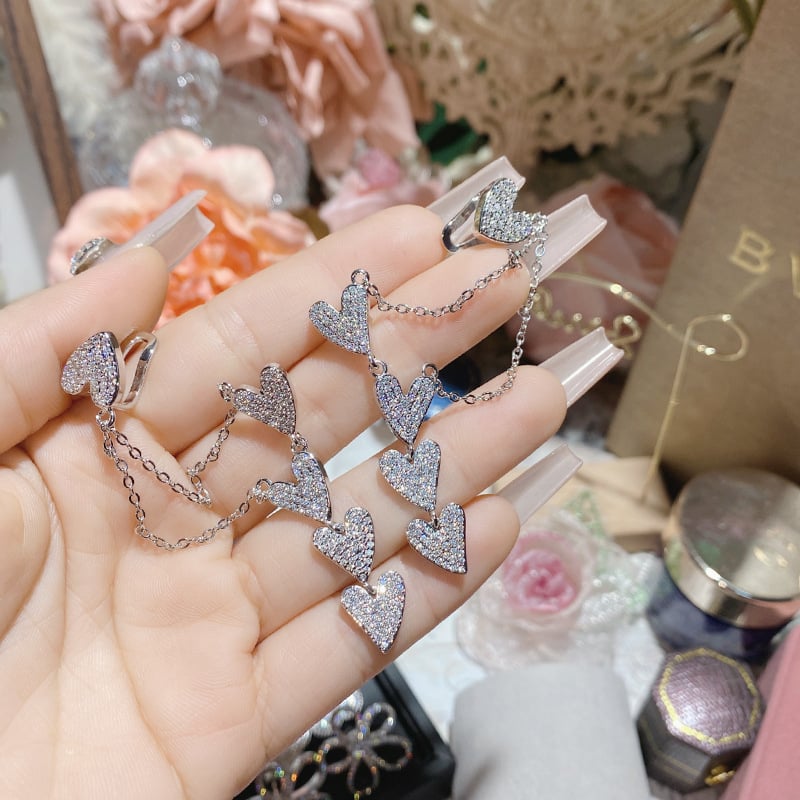 Овеци за жени — медни с инлей, златно покрити изкуствени камъни, мотиви: сърце, цвете, геометрия; животно/зодия, луксозен лек стил