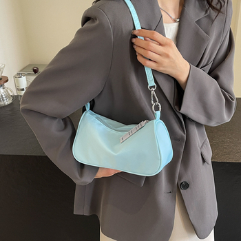 Ženska crossbody torba, Oxford tkanina, horizontalni kvadratni oblik, poliester podstava, zatvarač, džep za mobitel