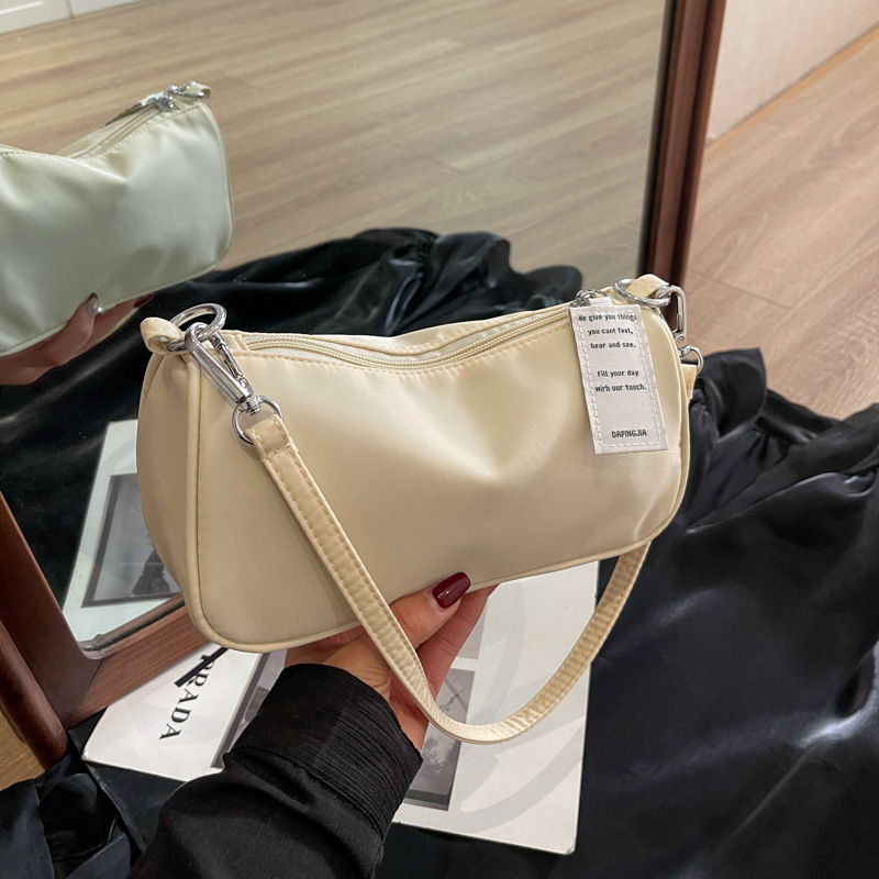 Ženska crossbody torba, Oxford tkanina, horizontalni kvadratni oblik, poliester podstava, zatvarač, džep za mobitel