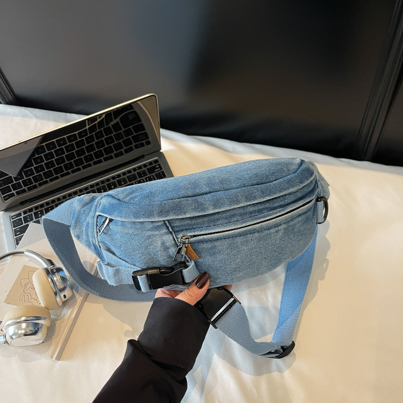 Ženska crossbody torba - gradska jednostavnost (materijal: platno, zatvaranje zatvaračem, podstava od poliestera, jesen 2025)