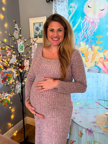 Rochie cu decolteu în V, mâneci lungi, țesătură bumbac-poliester, 95% poliester, lungime midi