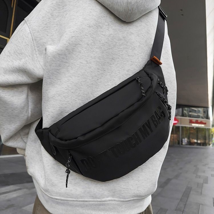 Geantă bărbați crossbody cu capac — PVC, închidere cu fermoar, buzunar pentru telefon, căptușeală din poliester