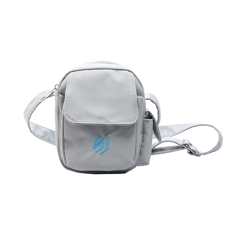 Mala kvadratna crossbody torba, urbanog jednostavnog stila, od kompozitne tkanine, okomiti kvadratni oblik, zatvaranje putem zipa, džep za telefon, torba s poklopcem