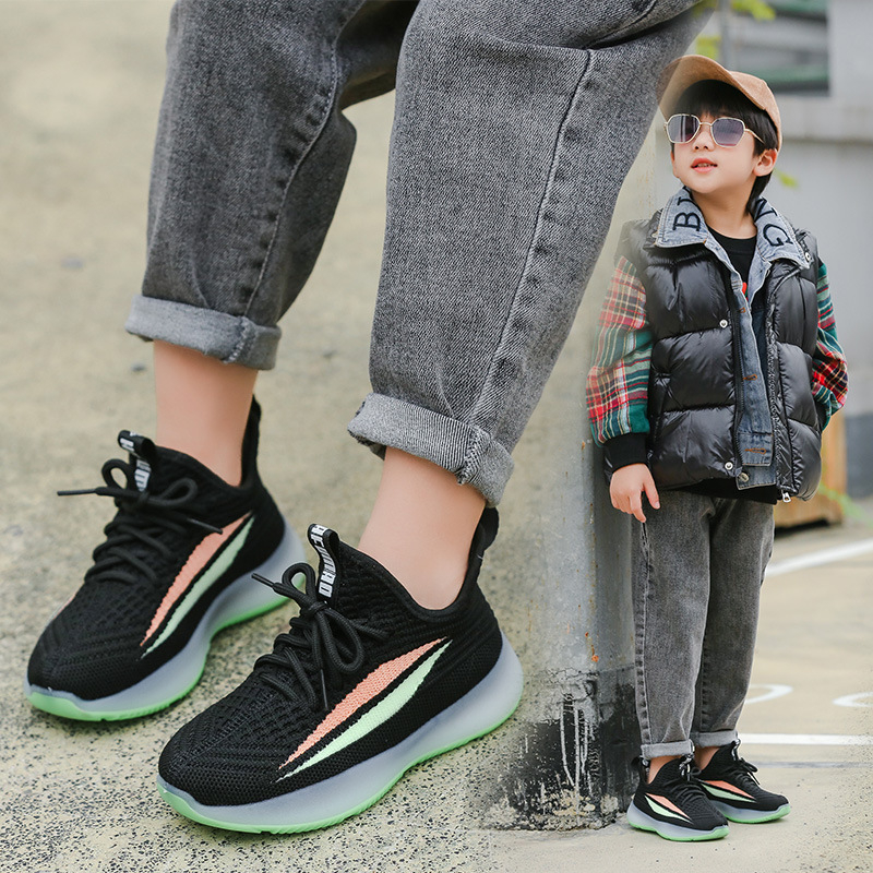 Pantofi Coconut pentru copii: partea superioară fly-knit, căptușeală din fleece, talpă din cauciuc, model cu dungi, potriviți pentru toamnă, iarnă și primăvară