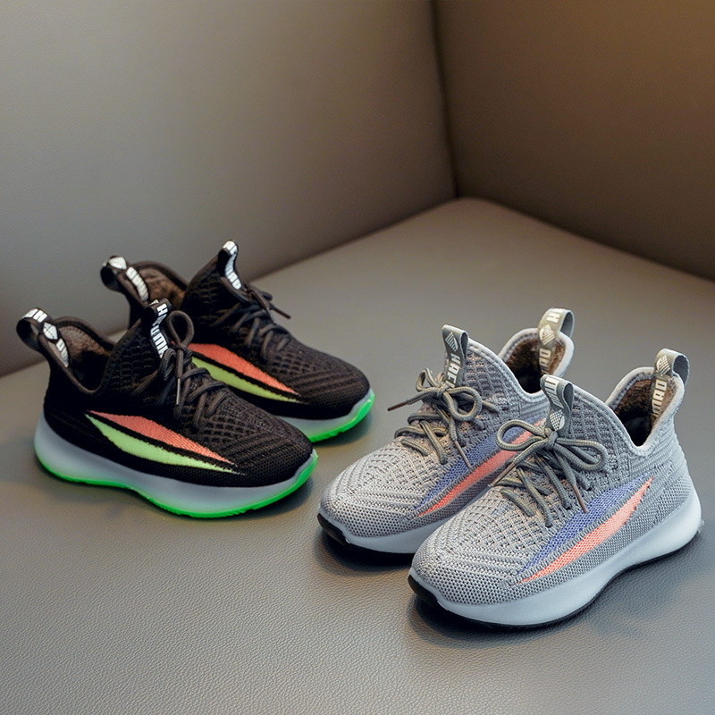 Pantofi Coconut pentru copii: partea superioară fly-knit, căptușeală din fleece, talpă din cauciuc, model cu dungi, potriviți pentru toamnă, iarnă și primăvară