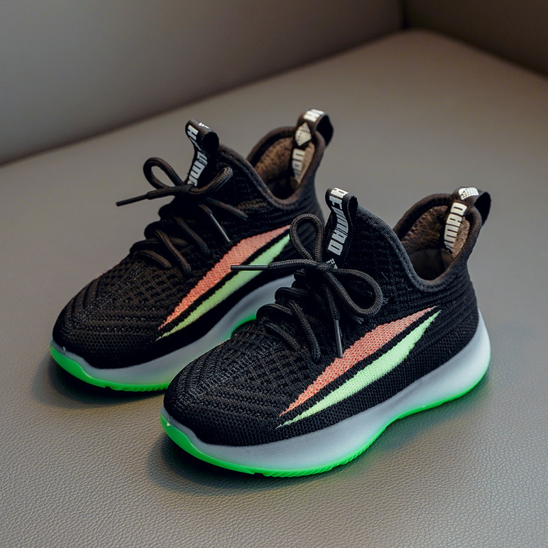 Pantofi Coconut pentru copii: partea superioară fly-knit, căptușeală din fleece, talpă din cauciuc, model cu dungi, potriviți pentru toamnă, iarnă și primăvară