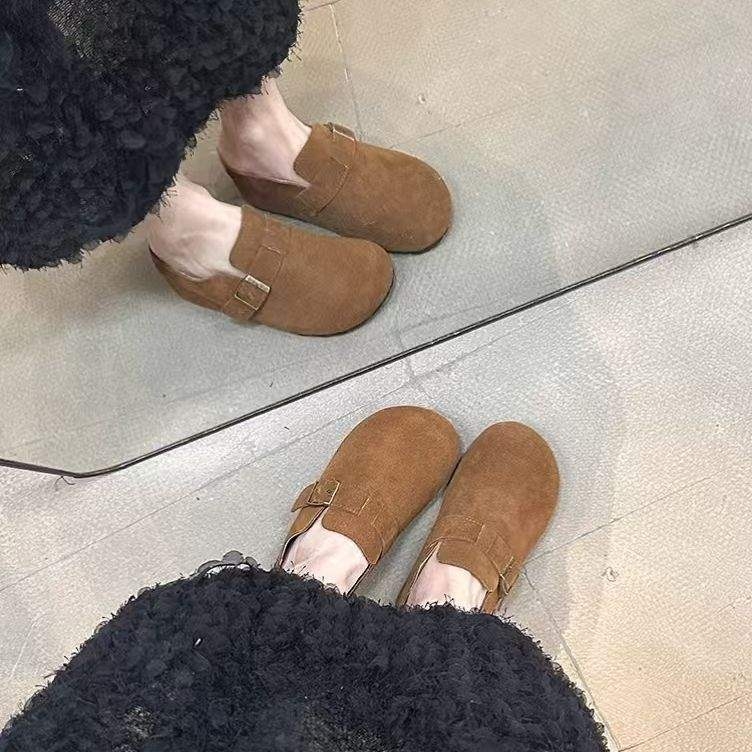 Papuci de copii cu talpă groasă în stil Birkenstock, partea superioară pufoasă, vârf închis, talpă din cauciuc, lansare iarnă 2024