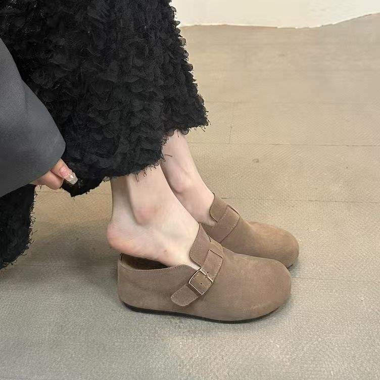 Papuci de copii cu talpă groasă în stil Birkenstock, partea superioară pufoasă, vârf închis, talpă din cauciuc, lansare iarnă 2024