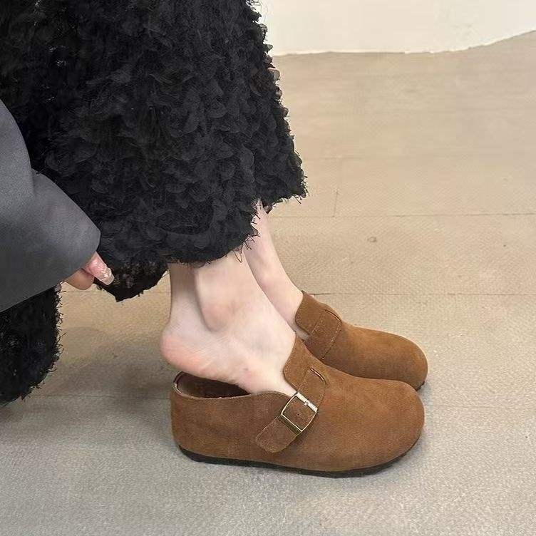 Papuci de copii cu talpă groasă în stil Birkenstock, partea superioară pufoasă, vârf închis, talpă din cauciuc, lansare iarnă 2024