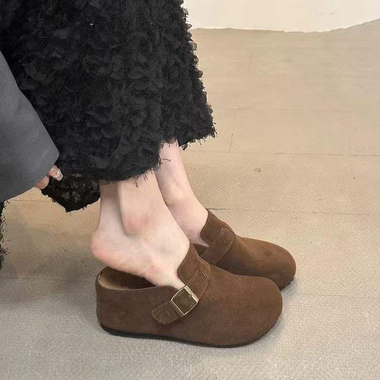 Papuci de copii cu talpă groasă în stil Birkenstock, partea superioară pufoasă, vârf închis, talpă din cauciuc, lansare iarnă 2024