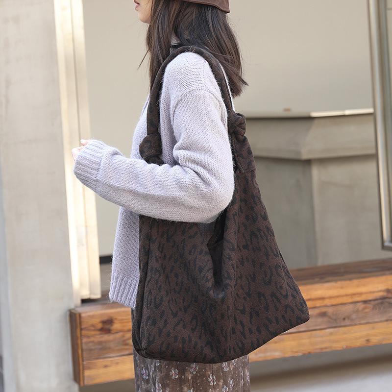 Geantă pentru subraț din lână, stil stradal, închidere magnetică, buzunar pentru telefon, cu o curea