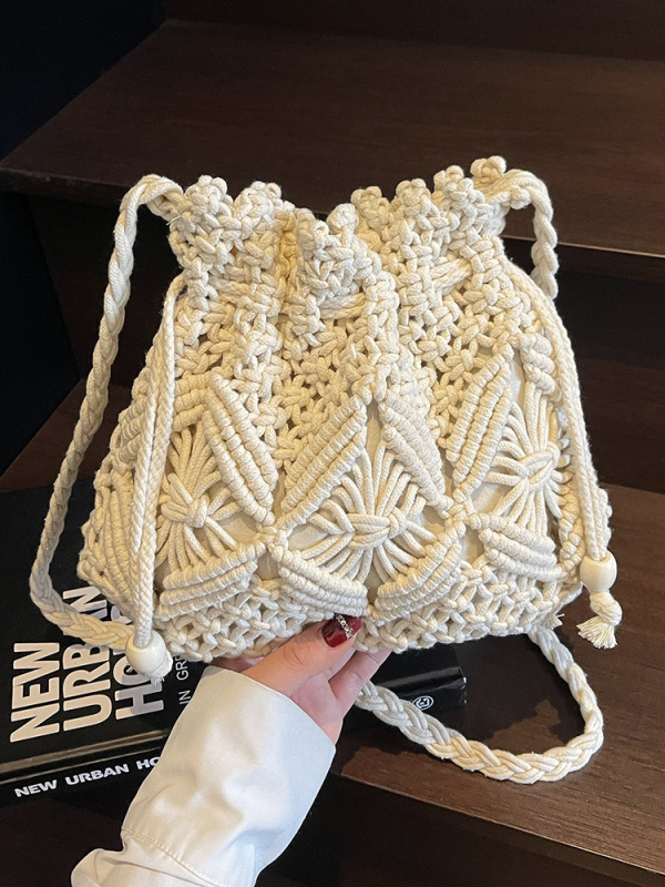Bucket bag od pletene materije | Urbani jednostavan stil | Zatvaranje šniranjem | Unutarnji džep sa zatvaračem | Podstava: poliester