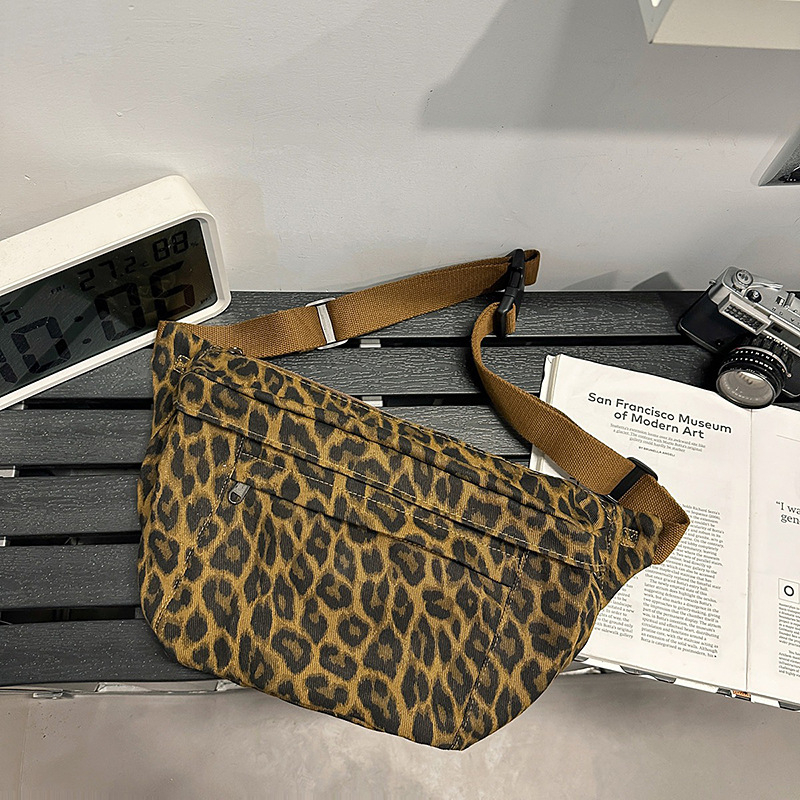 Ženska torbica za struk s leopard uzorkom, ulični stil, platno materijal, zatvarač, unutarnja džep sa zipom, trodimenzionalni dizajn, ljeto 2025