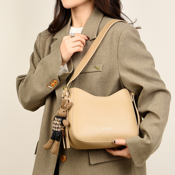 Geantă de umăr din PU pentru femei, siluetă verticală pătrată, închidere cu fermoar, căptușeală poliester, buzunare interioare pentru telefon și ID, curea de umăr simplă