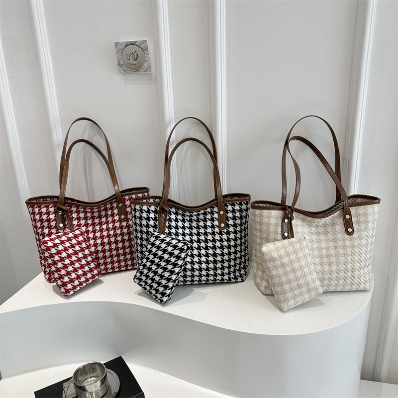 Tote torba u stilu street fashion, platnena tkanina, zatvarač, horizontalni kvadratni oblik, podstava od poliester