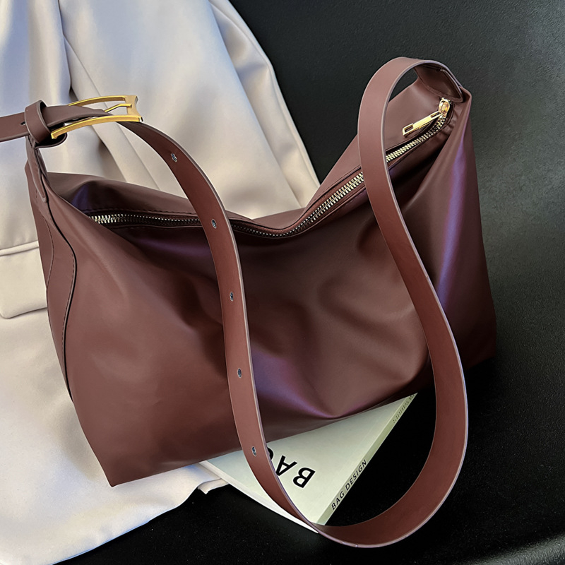 Tote torba od PU materijala, gradski street style, zatvarač, poliester podstava, horizontalni kvadratni oblik