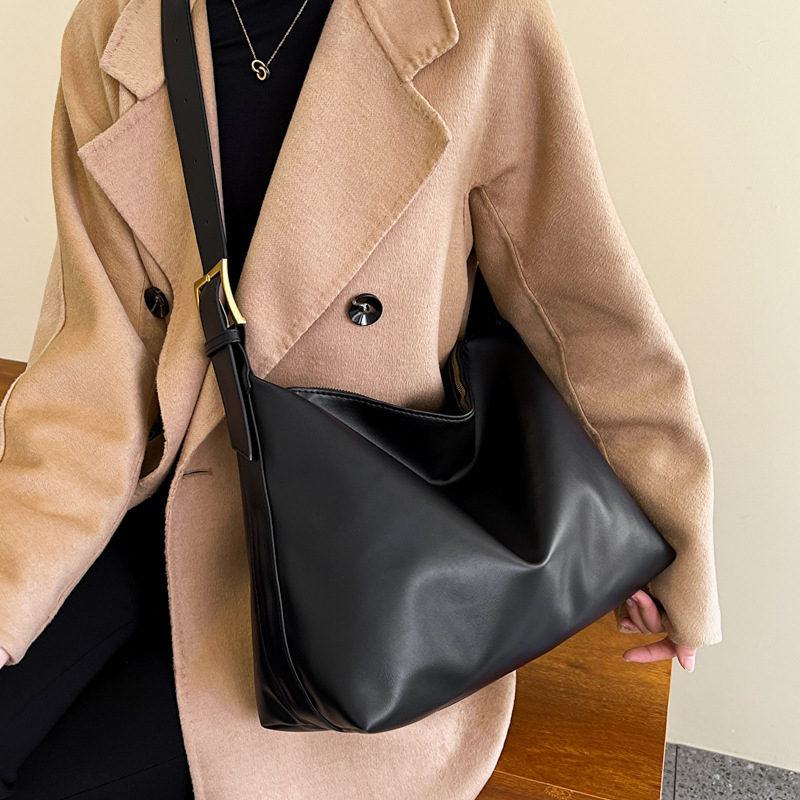 Tote torba od PU materijala, gradski street style, zatvarač, poliester podstava, horizontalni kvadratni oblik