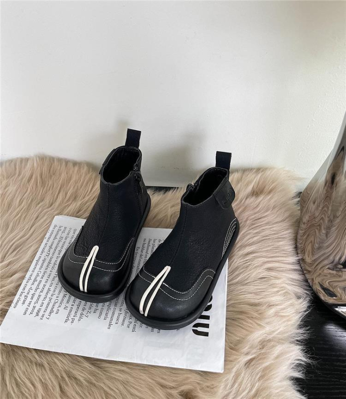 Dječje modne čizme - gornji dio od mikrovlaknaste kože, gumeni potplat, debela konstrukcija, bočni zatvarač, niski kroj - unisex