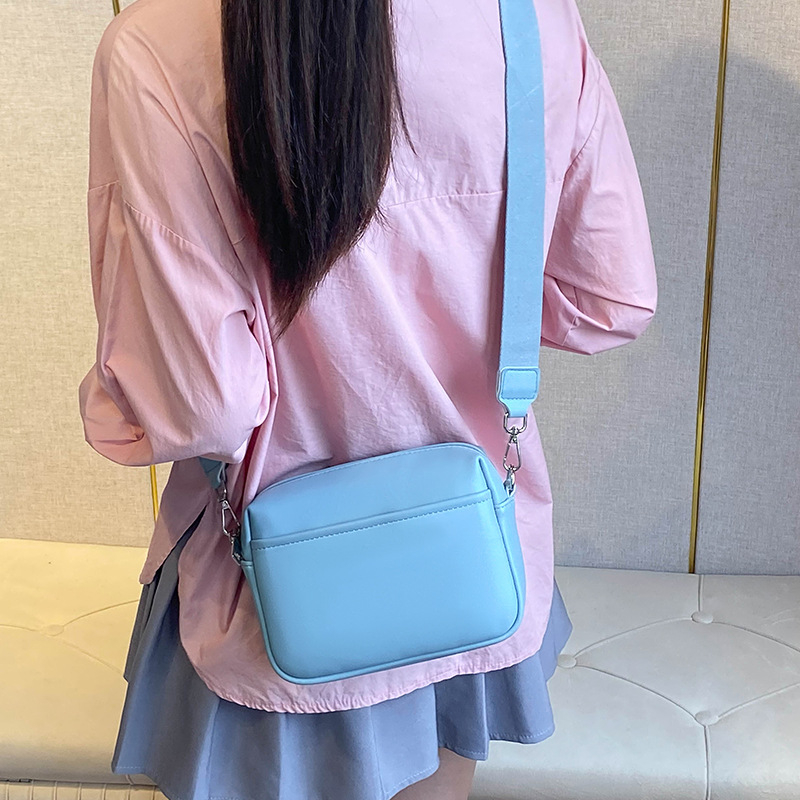 Ženska PU crossbody torbica — street trend, horizontalni kvadratni oblik, zatvarač, unutarnja pretinac sa zatvaračem