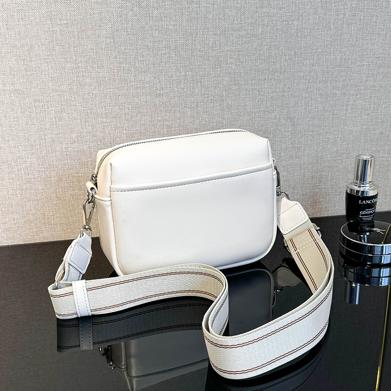 Ženska PU crossbody torbica — street trend, horizontalni kvadratni oblik, zatvarač, unutarnja pretinac sa zatvaračem