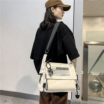 Pink Dale Geantă Messenger din Nylon cu Capac, Formă Orizontală Pătrată, Cu O Singură Curea de Umăr