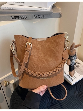 Geantă tip găleată — stil urban simplu, material PU, căptușeală poliester, Iarna 2025