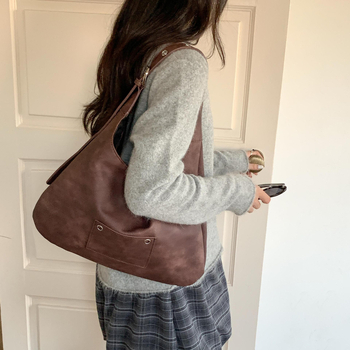 Geantă Tote din PU moale (închidere cu cataramă magnetică; buzunar cu fermoar; buzunar pentru documente)