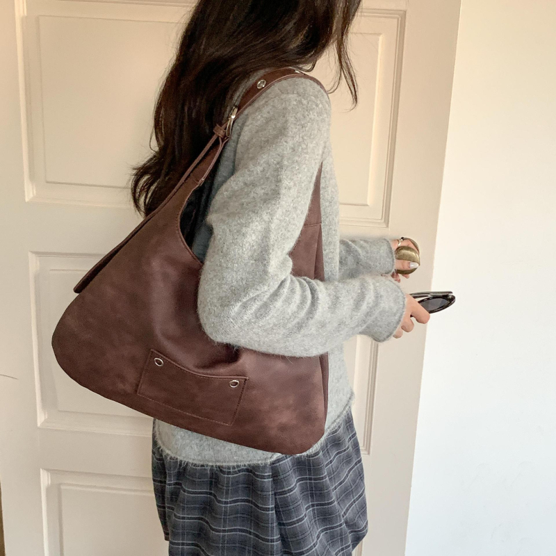 Geantă Tote din PU moale (închidere cu cataramă magnetică; buzunar cu fermoar; buzunar pentru documente)