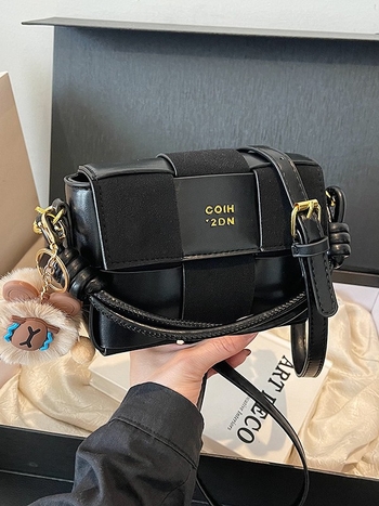 Crossbody torba preko ramena, PU materijal, horizontalni kvadratni oblik, poliester podstava, zatvaranje kapom (prostor za mobitel)