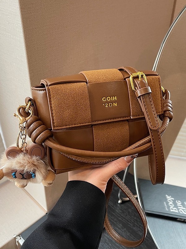 Crossbody torba preko ramena, PU materijal, horizontalni kvadratni oblik, poliester podstava, zatvaranje kapom (prostor za mobitel)