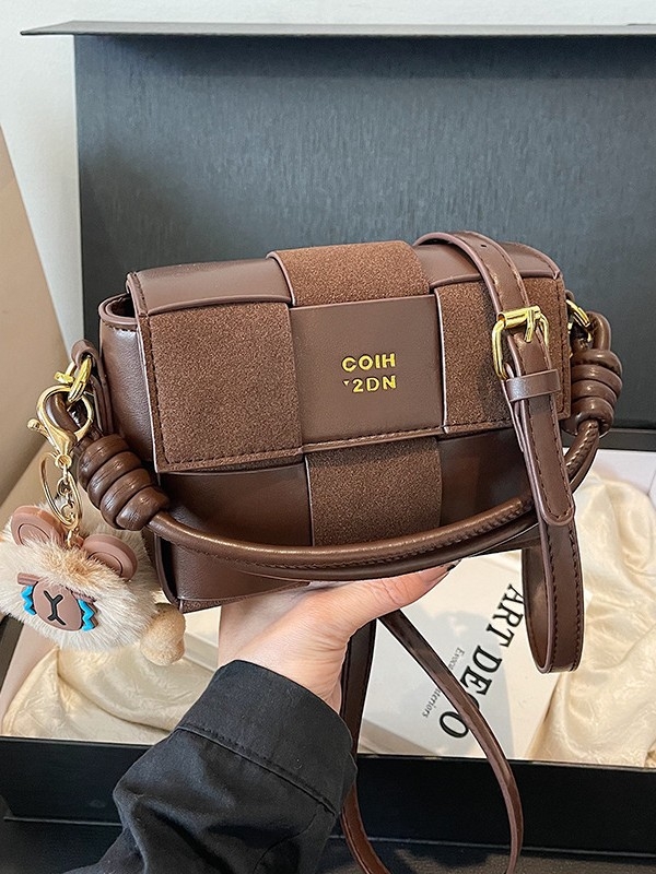 Crossbody torba preko ramena, PU materijal, horizontalni kvadratni oblik, poliester podstava, zatvaranje kapom (prostor za mobitel)