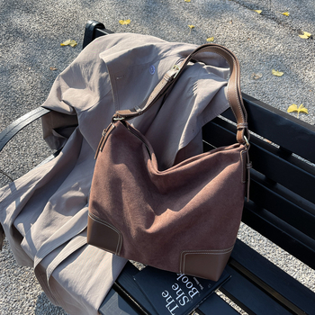 PU Tote torba - vertikalnog kvadratnog oblika, zatvarač, polyester podstava, jedna naramenica