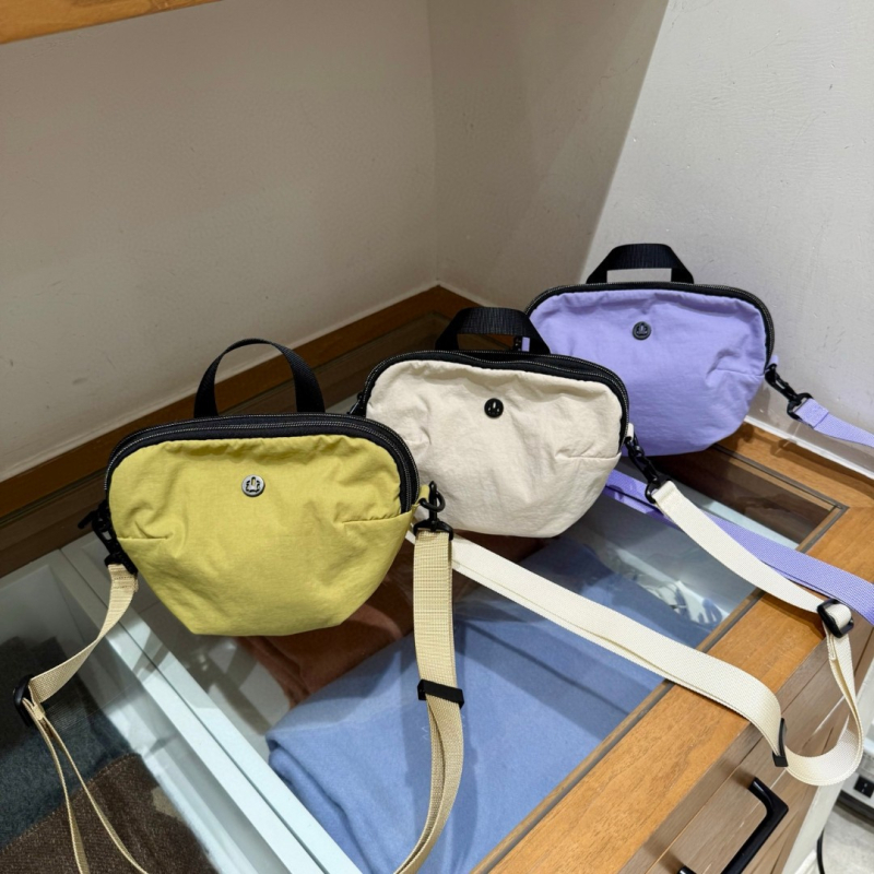 KOUDI Ženska nylon torba za ramena — zatvarač, vertikalni kvadratni oblik, unutarnja džep za telefon