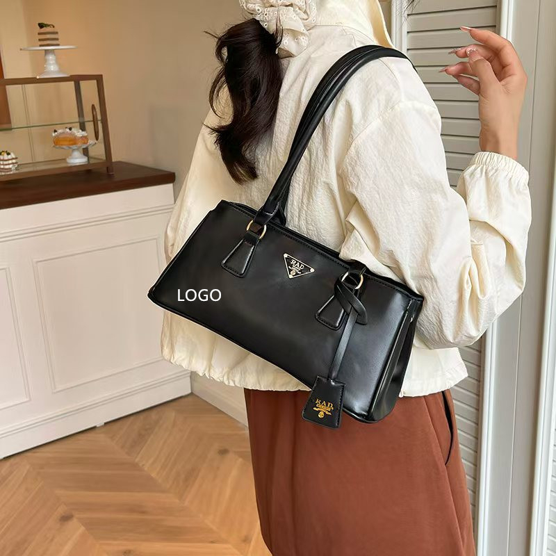Torba baguette, urban stil, PU materijal, vodoravni kvadratni oblik, zatvaranje zipom