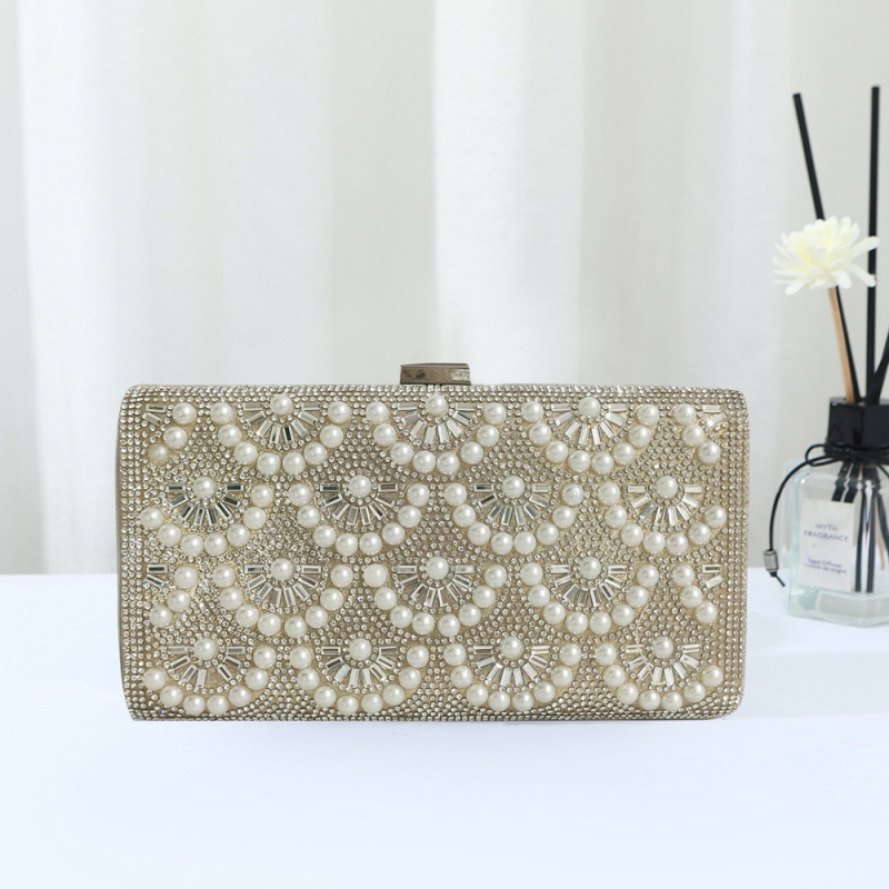 Clutch torba s lancem i šljokicama, mala kvadratna forma i džep za telefon