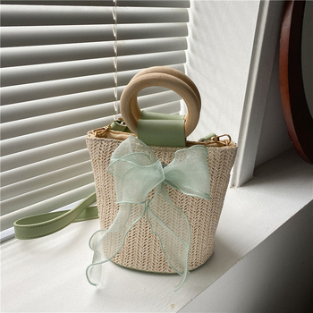 Vertikalna kvadratna torba od slame za nošenje preko ramena s magnetskim zatvaračem, PU podstava, ljeto 2025