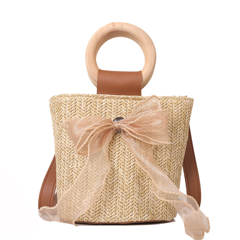 Vertikalna kvadratna torba od slame za nošenje preko ramena s magnetskim zatvaračem, PU podstava, ljeto 2025