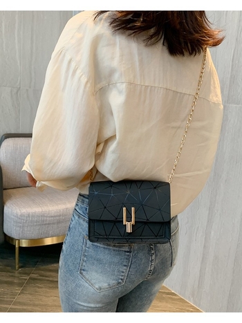Ženska PU torbica s dijamantnim šivom i lancem, horizontalni kvadratni oblik, zatvarač, unutarnja pretinac za mobitel, jedan remen za rame ili crossbody, gradski stil, proljeće 2025