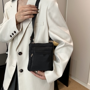 Najlonska torbica za telefon, unisex stil, vertikalno kvadratnog oblika, zatvarač, unutarnja džep za telefon