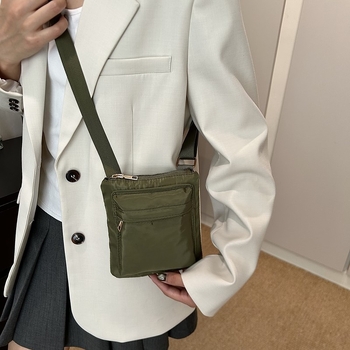 Najlonska torbica za telefon, unisex stil, vertikalno kvadratnog oblika, zatvarač, unutarnja džep za telefon